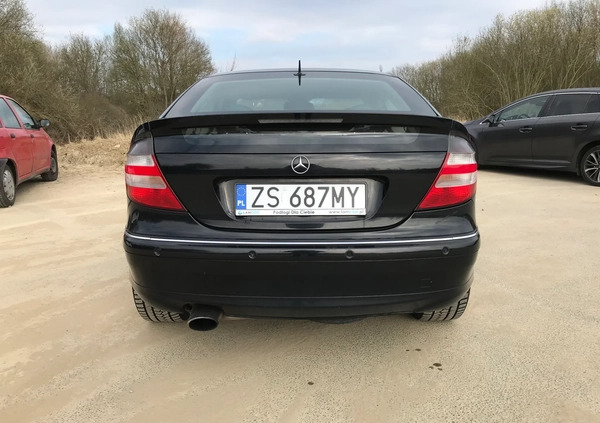 Mercedes-Benz Klasa C cena 13900 przebieg: 218134, rok produkcji 2005 z Szczecin małe 232